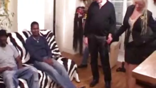 دعارة أي تسجيل فتاة على احمل سكس عربي الشاطئ